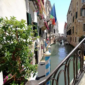 https://colombina.hotelslidodijesolo.com