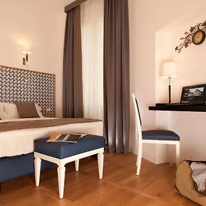 Floris Otel