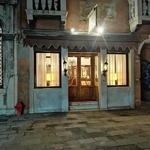 https://hotel-falier.hotelslidodijesolo.com